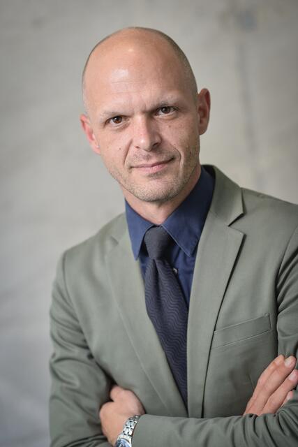 Der HLW St. Veit gratuliert auch Bildungsdirektor Robert Klinglmair.  | Foto: Büro Klinglmair 
