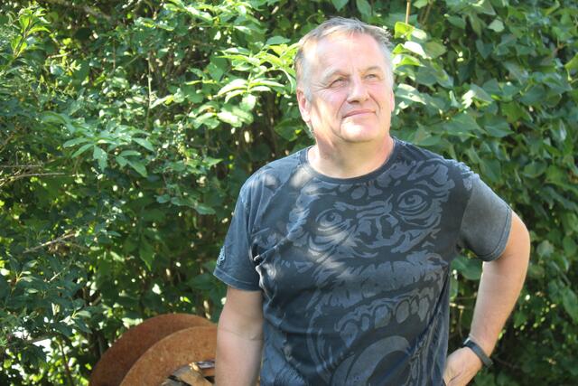 "Traurige Rollen sind nichts für mich, aber wenn es lustig ist, dann passt es eigentlich immer", sagt Sepp Wiedemaier.