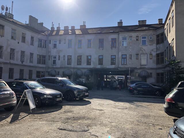 Das Gebäude an der Ottakringer Straße wird abrissen und neu errichtet. Darunter entsteht eine Garage mit 90 Stellplätzen. | Foto: mjp