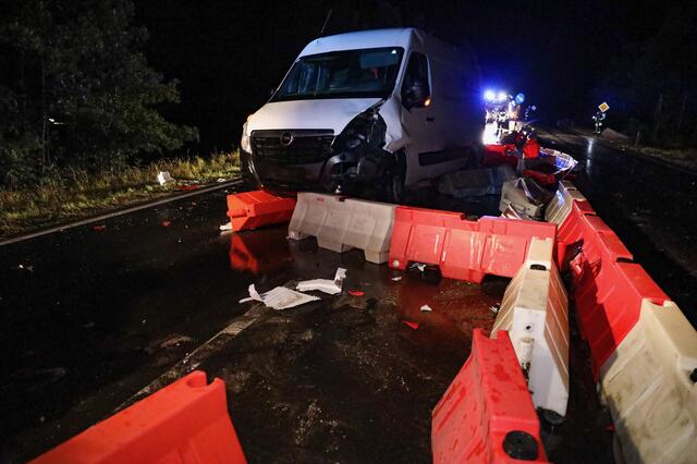 Die Pyhrnpass Straße war im Bereich der Unfallstelle rund eineinhalb Stunden nur einspurig befahrbar.
