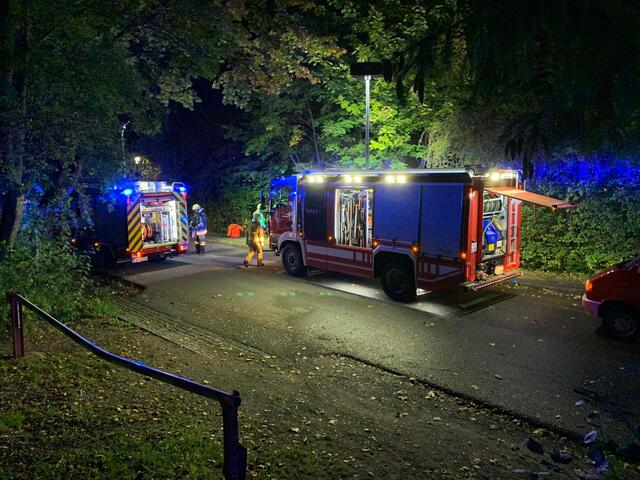 Einsatz in Scheibbs: Eine Person kam in Scheibbs unweit der Römerbrücke unglücklich zu Sturz und musste gerettet werden.