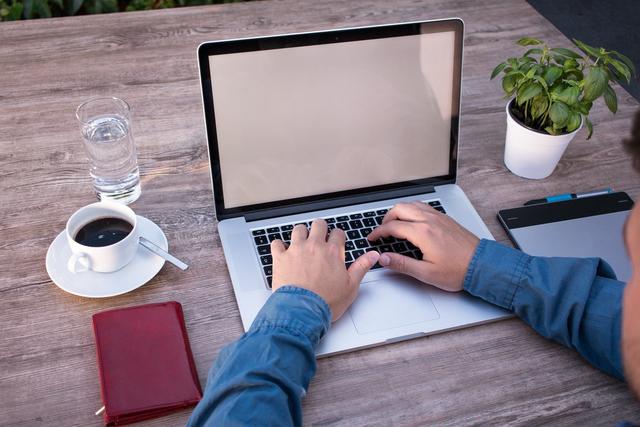 Durch die Pandemie hat Homeoffice bei den Arbeitnehmern an Beliebtheit gewonnen.