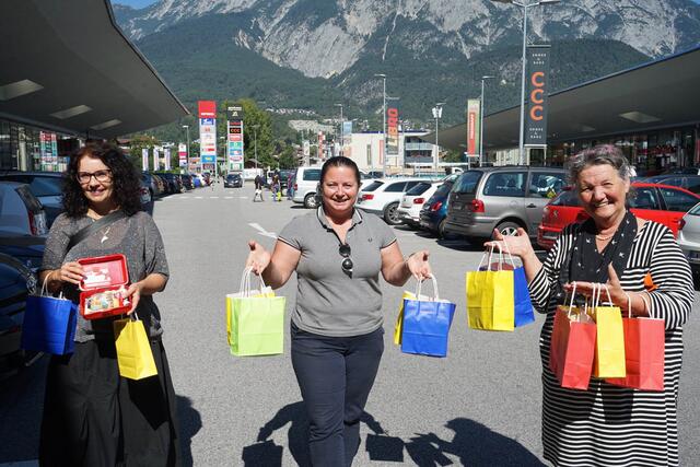 V.l.: SGS-Geschäftsführerin Larissa Pöschl, Telfs Park-Eigentümervertreterin Barbara Schöppl-Zeiler und GV Silvia Schaller.