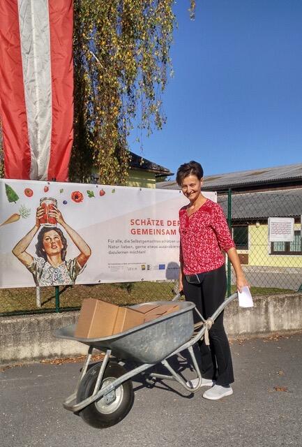 Auch Gabriele Hahn aus Eichberg hat sich heuer wieder angemeldet, sie wird nicht nur Äpfel sondern auch Waldviertler Quitten aus ihrem Garten pressen lassen.