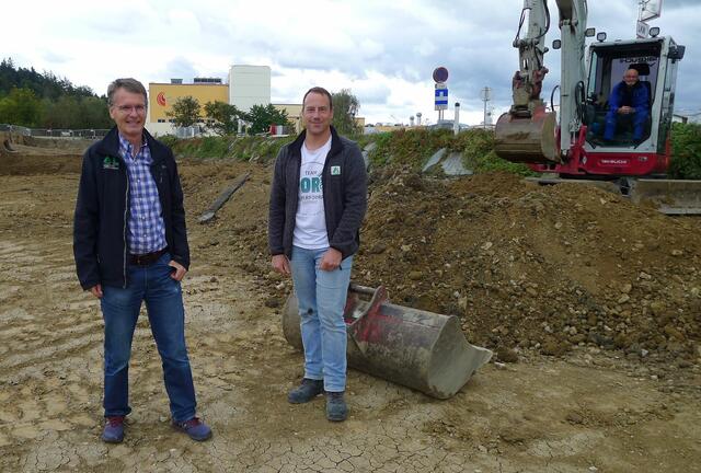 Sektionsleiter Christian Amberger mit Polier Manfred Klauser beim Lokalaugenschein.
 | Foto: Wildbach- und Lawinenverbauung