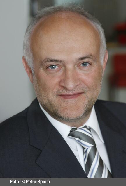 Rudolf Schütz