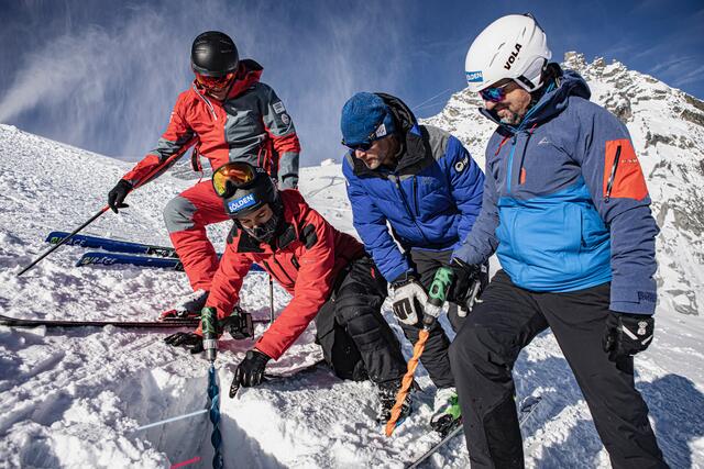 Der Schnee passt: FIS-Renndirektor Markus Mayr, Streckenchef Isidor Grüner, Rennleiter Rainer Gstrein und Rupert Steger.