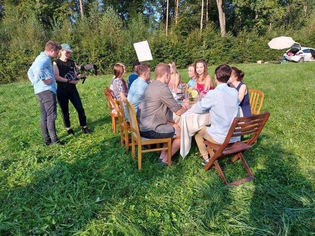 Im Garten der Familie Rath in der Gemeinde Söchau wurde das Musikvideo zum neuen Song gedreht. | Foto: ZWASAM