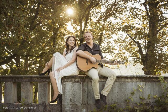 Veröffentlichten ihren neuen Song "Herzklopfen":  Kerstin und Michael Hausegger alias "Zwasam". | Foto: Desiree Buchegger