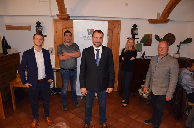 Karl Mitheis (Mitte) ist der neue Obmann des Wirtschaftsbundes Neufelden.