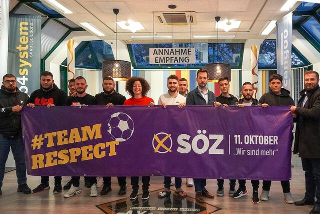 Die Partei SÖZ möchte Jugendliche durch Kicken zum Gewaltverzicht bringen.