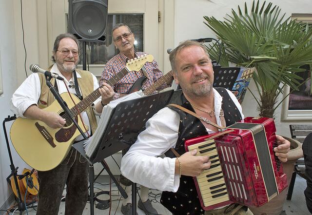 Los Hombres Boris und Heinz mit Günter Boenisch | Foto: Roland Pössenbacher