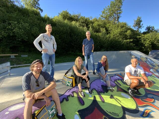 Freuen sich auf einen intensiven Dialog mit der Jugend: (v.l.) Michael Eggensberger (MOJA), GV Günter Salchner, Theresa Rauter (MOJA), Bgm. Alois Oberer, Simona Schennach (Jugend Info-Eck Tirol) und Charly Poberschnigg (Jugendzentrum). (Foto MG Reutte)  | Foto: Gem. Reutte