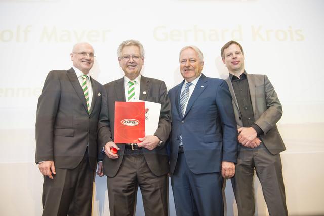 Vom ÖFB und StFV wurde Gerhard Krois für weit über 30 Jahre an ehrenamtlichen Tätigkeiten ausgezeichnet.