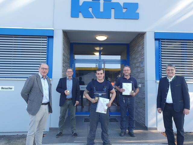 Andreas Groß absolvierte seine Lehrabschlussprüfung im Lehrberuf Metalltechniker bei der Künz GmbH in Groß St. Florian mit Auszeichnung.  | Foto: WKO DL