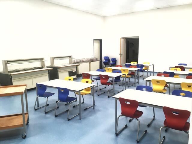 Die Innenräume des Schulstandorts wurden komplett adaptiert und für die jungen Schülerinnen und Schüler vorbereitet.