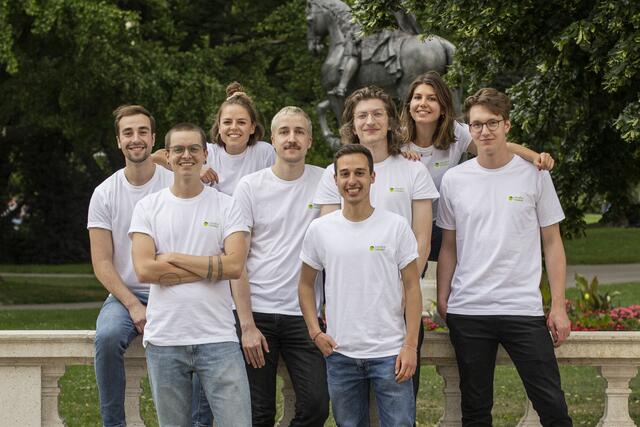 Das Team von "mindful mission" rund um die Gründer Christoph Rebernig (l.) und Karim Abdel Baky (M.).