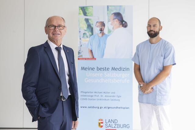 Landeshauptmann Stellvertreter Christian Stöckl (li.) und Pfleger Michael Müller.