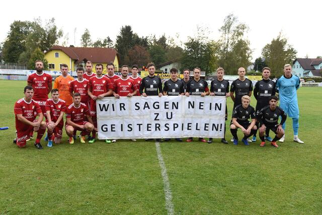 Schon beim Spiel des ASK Ybbs in Amaliendorf wurde gegen die Geisterspiele protestiert. | Foto: ASK Bau Pöchhacker Ybbs
