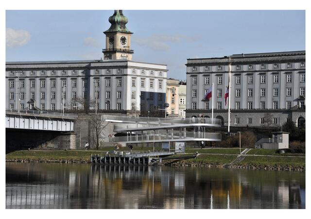 Infrastrukturreferent Markus Hein befürwortet einen Zubau für Radfahrer auf der Nibelungenbrücke.  | Foto: Stadt Linz