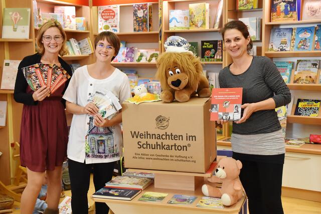 Angelika Herter und Astrid Magerle von Life Church und Christina Thonhauser von der Buchhandlung San Damiano (von links) | Foto: Koller