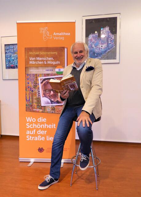 Der beliebte Reiseschriftsteller und einstigen Theatermann Michael Schottenberg war unlängst zur Buchlesung in der Kursana Residenz Wien Tivoli zu Gast.