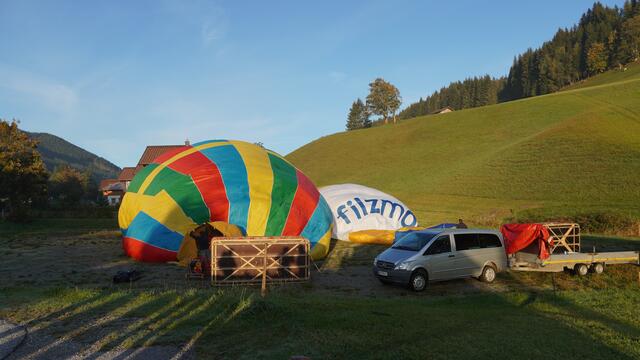 Langsam füllen sich die 5.000 bzw. 8.500 Kubikmeter fassenden Ballone mit warmer Luft. | Foto: Alexander Holzmann