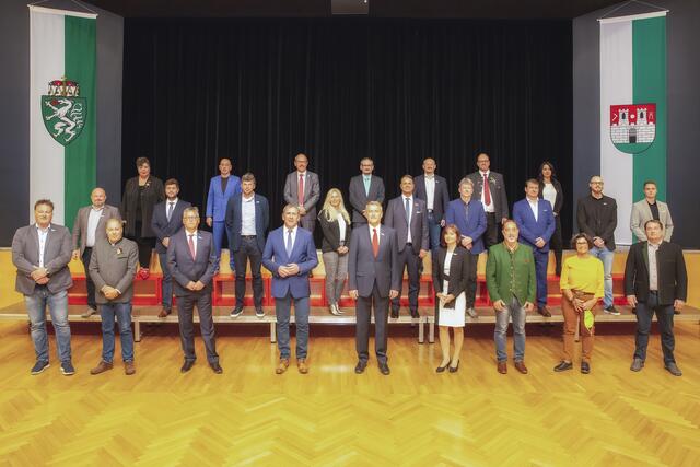 Konstituierende Gemeinderatssitzung in Mürzzuschlag: Die Mandatare wurden angelobt, jetzt kann weitergearbeitet werden. | Foto: Baumann