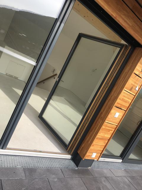 Beim Tag der offenen Tür im Projekt "Holzpark Tamsweg".