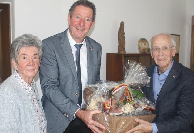 Josef Müller hat Siegfried Bauer persönlich zum Geburtstag gratuliert. | Foto: Privat