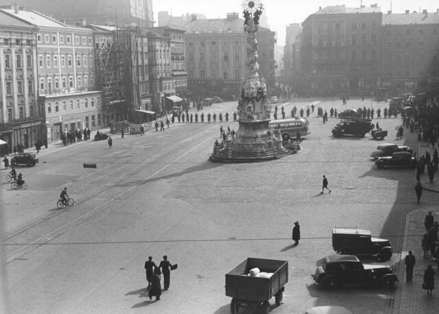 Damals 1950: Der Oktoberstreik in Linz
Mit dem vierten Lohn-Preis-Abkommen, welches nur geringe Lohnerhöhungen trotz Preissteigerungen brachte, zeigten sich trotz der Zustimmung des ÖGB große Teile der gewerkschaftlich organisierten Arbeiterschaft unzufrieden. Es entwickelte sich eine Streikbewegung, die unter anderem in der VÖEST ihren Ausgang nahm. Demonstrationen und Verkehrssperren folgten. Der Streik wurde in Linz nach wenigen Tagen beendet. | Foto: Archiv der Stadt Linz