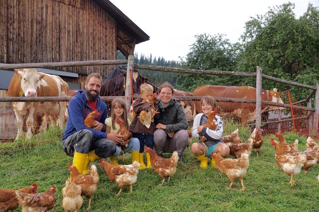 Auch die Familie Magritzer aus Spital am Semmering konnte über die heurigen Erträge nicht klagen.  | Foto: Koidl