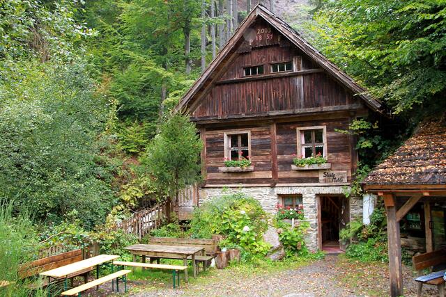 Die Strutz-Mühle im Tal der Weißen Sulm fiebert ihrem großen Auftritt am 26. Oktober entgegen... | Foto: Josef Fürbass