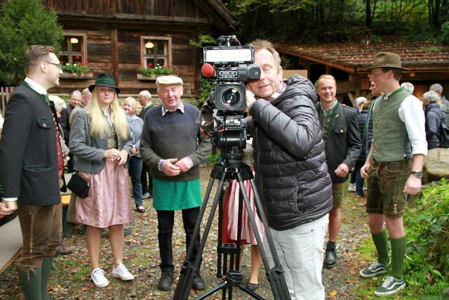 Achtung, Kamera läuft! Am Samstag, dem 17. Oktober 2020, bei der Strutz-Mühle in Wielfresen. | Foto: Josef Fürbass