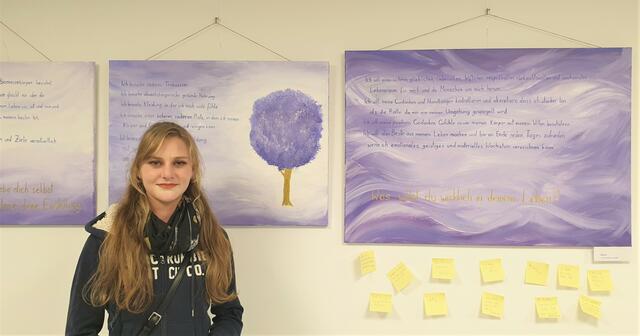 "Was willst du wirklich in deinem Leben?": Physikstudentin Kassandra möchte Frauen mit ihren Bildern Mut machen.  | Foto: Salme Taha Ali Mohamed