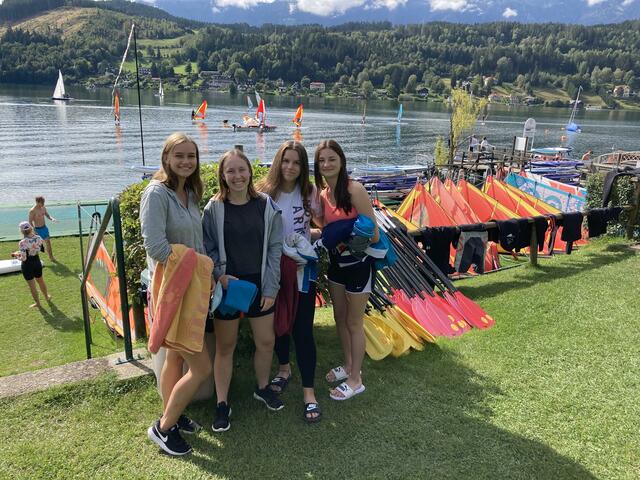 Die Sommersportwoche führte die HLW Wolfgangsee-Schülerinnen an den Millstättersee.