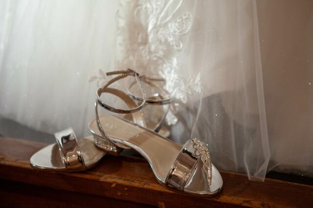 Brautschuhe von Brautmoden Hofer in Bruck an der Leitha.  | Foto: sz