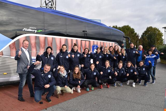 Der FC SKINY Südburgenland durfte über einen neuen Bus und wichtige drei Punkte jubeln. | Foto: Michael Strini