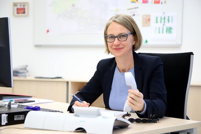 Michaela Schüchner (SPÖ) ist und bleibt Penzing Bezirkschefin. Ihren ersten Wahlkampf fand sie anstrengend aber gut, außer, "wenn alle damit beschäftigt sind, sich selbst zu profilieren".  | Foto: BV 14