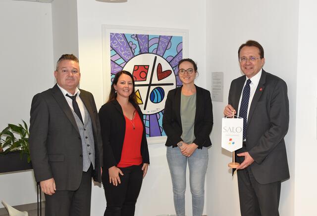 Bürgermeister Matthias Stadler freut sich, dass SALO nun auch in St. Pölten seine Dienste anbietet. v.l.n.r Stephan Dreisbach (Geschäftsführer), Martina Bauer (Niederlassungsleiterin und Sozialpädagogin), Alexandra Leopold (Psychologin) und Bürgermeister Matthias Stadler.
 | Foto: Josef Vorlaufer
