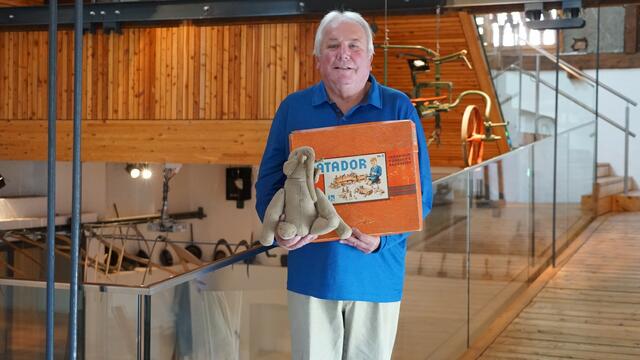 Herbert Graf sorgt bei Besuchern mit der Ausstellung "Kinderspielzeug seinerzeit" für Begeisterung. | Foto: KK