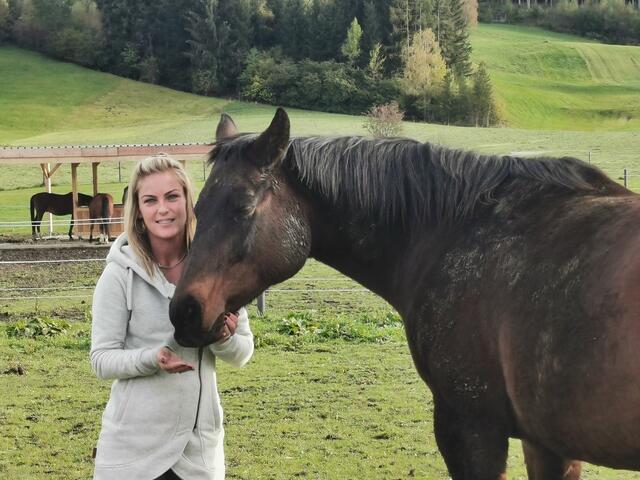 Sabrina Madura, vom Pferdeparadies Starkenhof möchte Frieden mit den Nachbarn schließen.