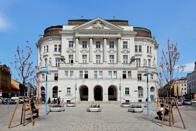 Mit dem amtlichen Ergebnis der Bezirksvertretungswahl werden auch die 60 Sitze im Floridsdorfer Bezirksparlament neu aufgeteilt. | Foto: Bwag/Wikimedia