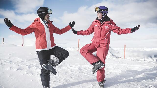 DORFGASTEIN: "Yoga on Snow" – Immer freitags von 10 bis 12 Uhr bietet Dorfgastein einen Ski-Erlebnistag im Zeichen der inneren Balance. Ob alleine oder mit Freunden in der Gruppe, Yoga on Snow ist eine Erfahrung für alle, die einmal etwas Außergewöhnliches probieren wollen.