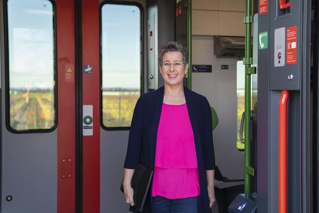 Grünen-Klubobfrau Regina Petrik freut sich, dass nun Projekte, die seit vielen Jahren angekündigt wurden, umgesetzt werden. | Foto: Grüne