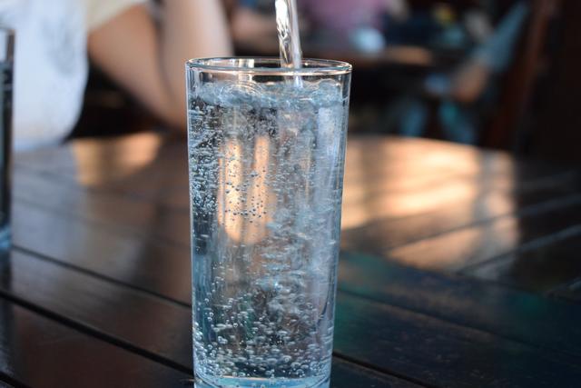 Das Wasser kann wieder bedenkenlos getrunken werden.
