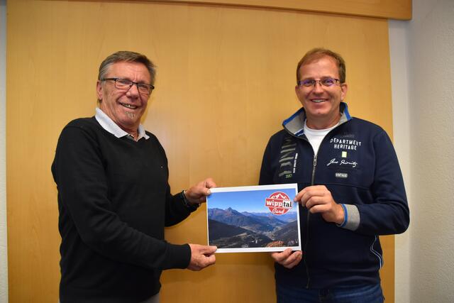 Projektkoordinator Klaus Rinner (l.) und Vizebgm. Christian Papes freuen sich auf die Einführung der Wipptal-Card.