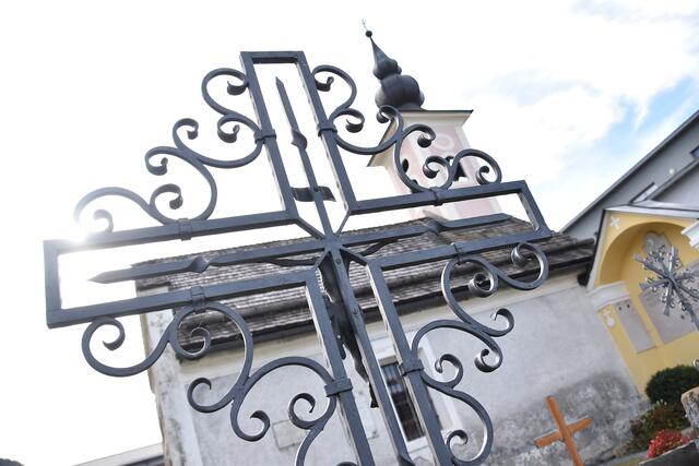 (Symbolfoto) Die Erzdiözese Salzburg reagiert auf die steigenden Corona-Zahlen: Zu Allerheiligen und Allerseelen gibt es keine gemeinsamen Friedhofsfeiern. | Foto: Peter J. Wieland