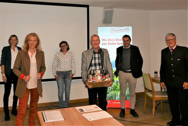 Generalversammlung: Eva Stern, Doris Fertl, Gabriele Kernder, Josef Distelberger, Andreas Purt und Friedrich Eßletzbichler