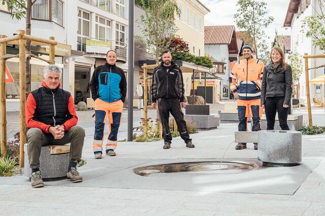 Ein Teil des Teams, das im Hintergrund intensiv arbeitet um das besondere Einkaufserlebnis des Monatsmarkts möglich zu machen. V. l.: Manfred Tabelander, Mario Strigl, Christoph Bretter, Martin Waldhart und Verena Schlager.
